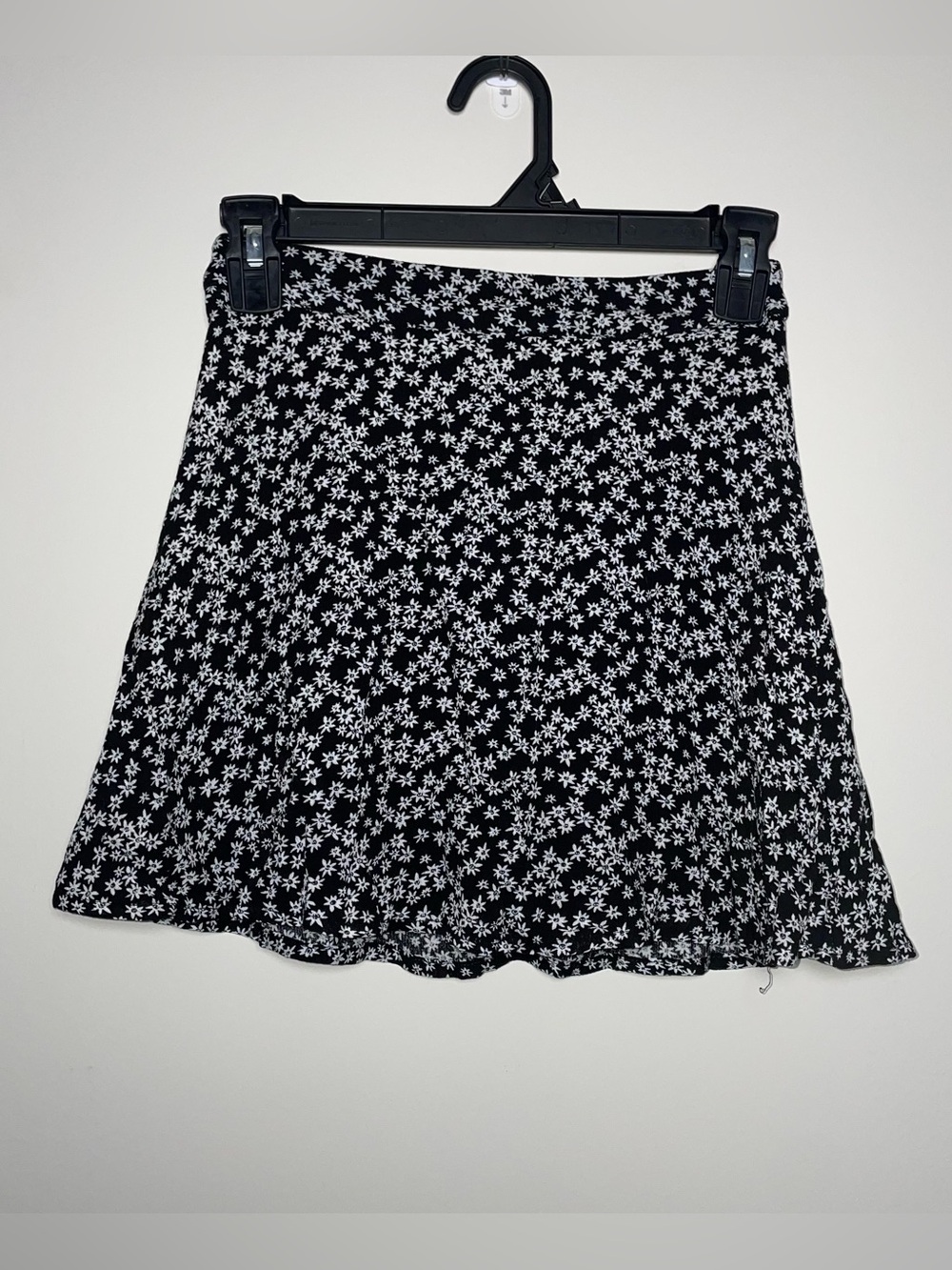 White Fawn S Black White Floral Pattern Back Zip Lined Mini Skirt